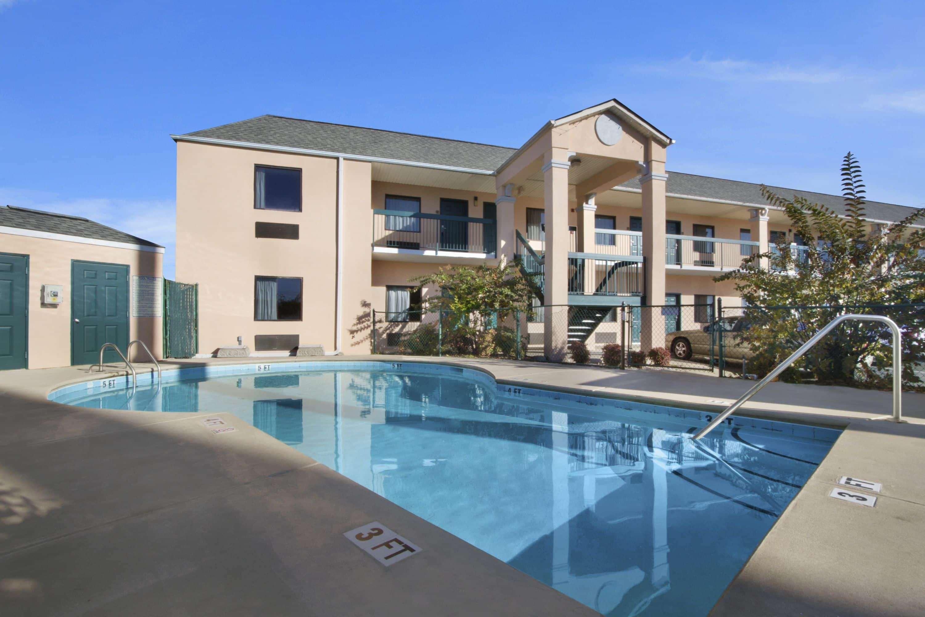 Days Inn By Wyndham Lexington-Columbia Zewnętrze zdjęcie