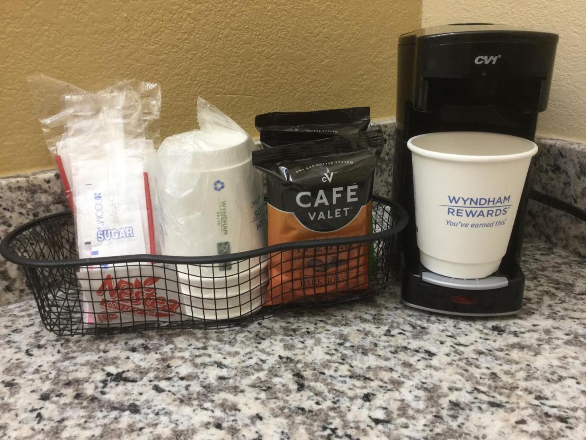 Days Inn By Wyndham Lexington-Columbia Zewnętrze zdjęcie